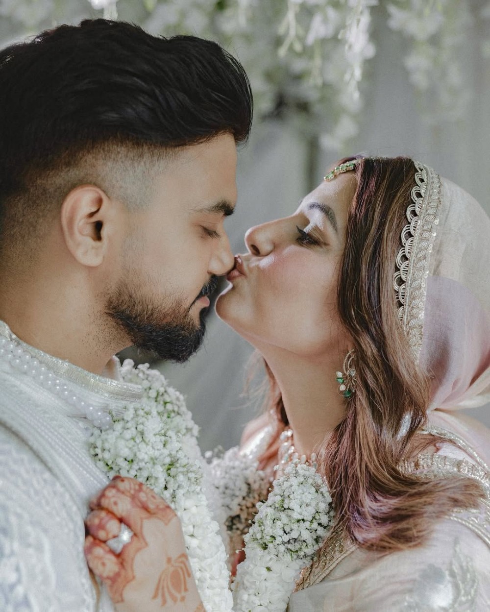 Hina Khan ties nuptial knot with long-time partner Rocky Jaiswal